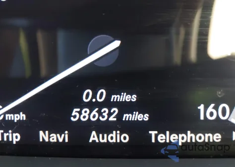 2011 Mercedes-Benz S 550 z USA, uszkodzony, nr VIN WDDNG7BB4BA390743